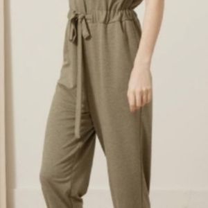 Modern Citizen Jayla V-Neck Jumpsuit